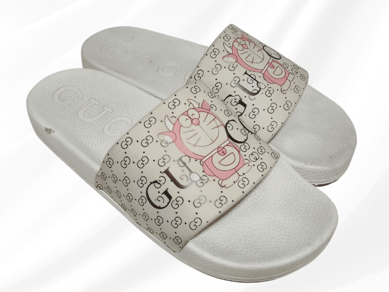 شبشب دورايمون ابيض