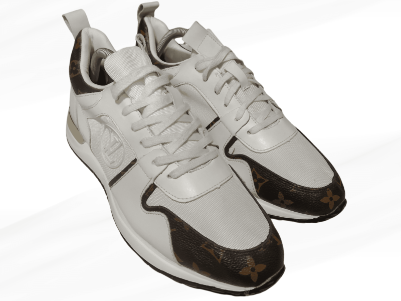 LV كوتشي ذهبي