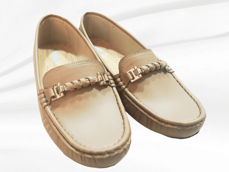 حذاء اليو واطي كافيه