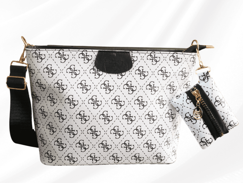 شنطة كتف حريمي وبوك صغير Dior