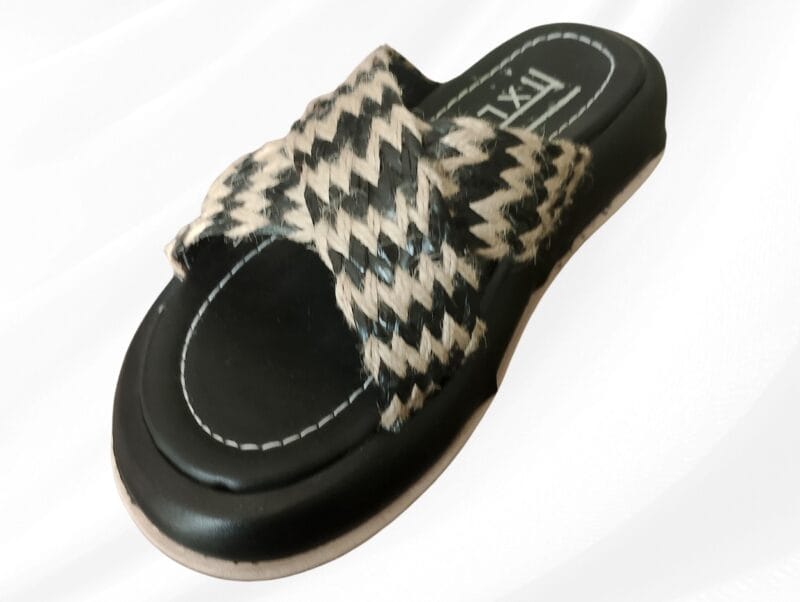 شبشب حريمي اسود Pixl